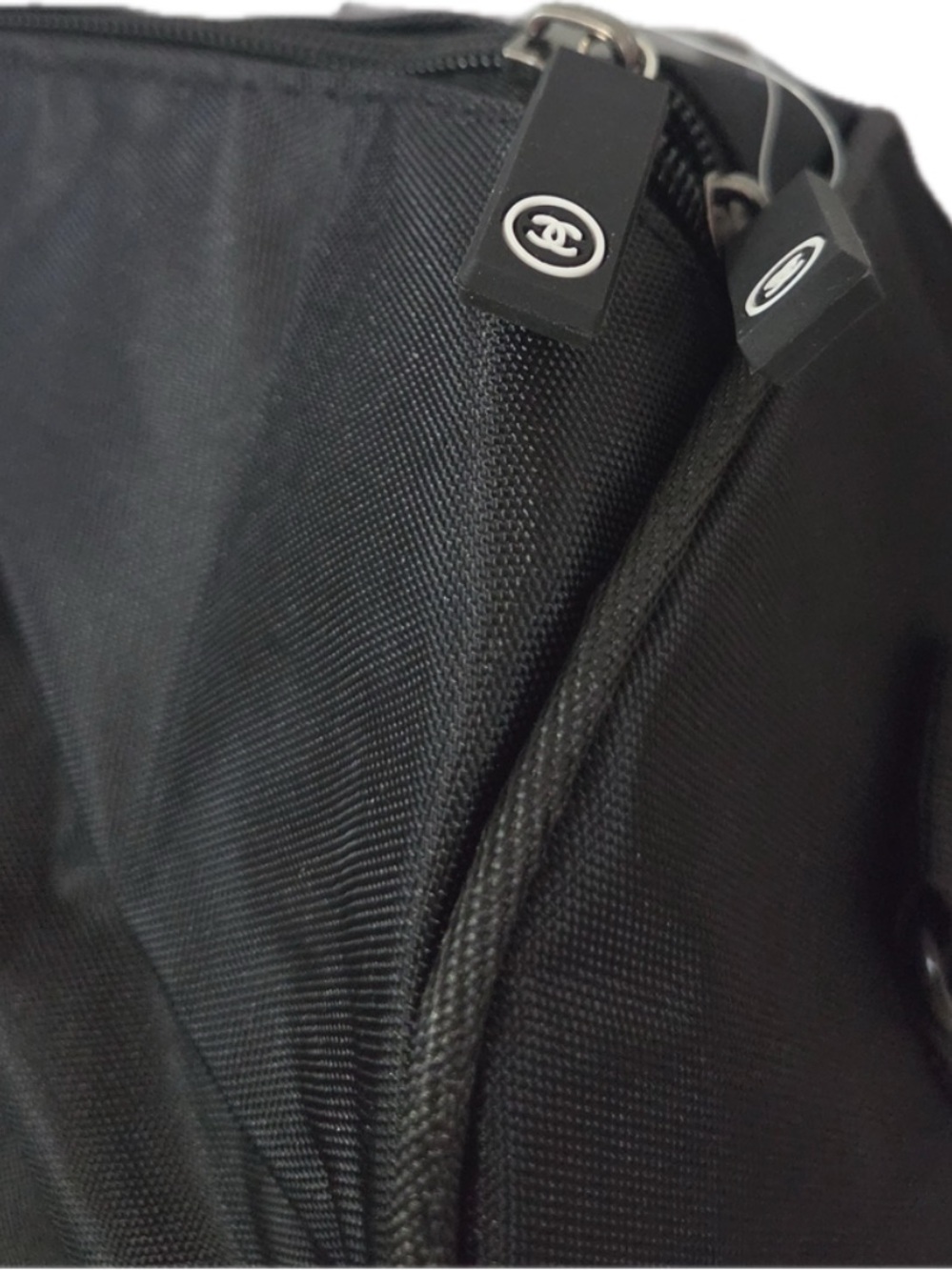 Black duffle bag CC GWP - Picture 3 of 5
